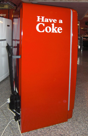 Nevera Coca-Cola antigua recuperada